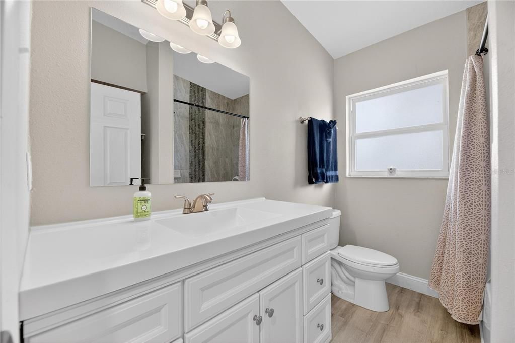 待售: $375,000 (3 贝兹, 2 浴室, 1230 平方英尺)