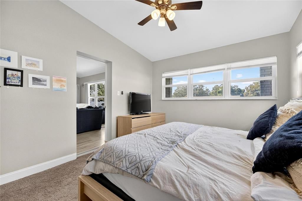 待售: $375,000 (3 贝兹, 2 浴室, 1230 平方英尺)