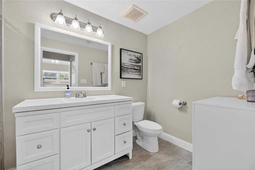 待售: $375,000 (3 贝兹, 2 浴室, 1230 平方英尺)