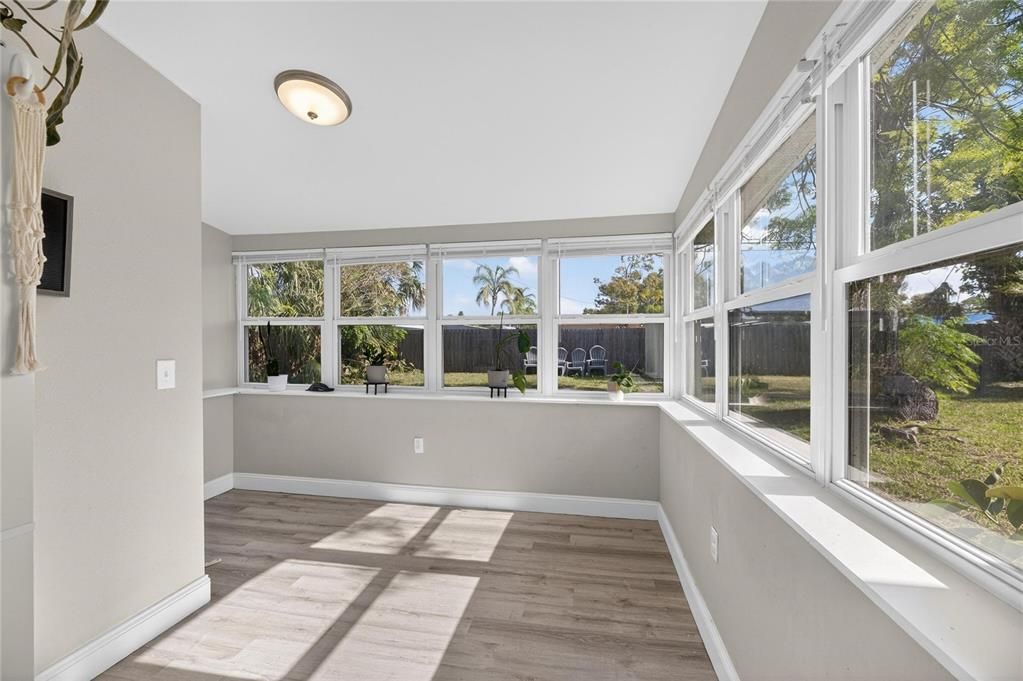 待售: $375,000 (3 贝兹, 2 浴室, 1230 平方英尺)