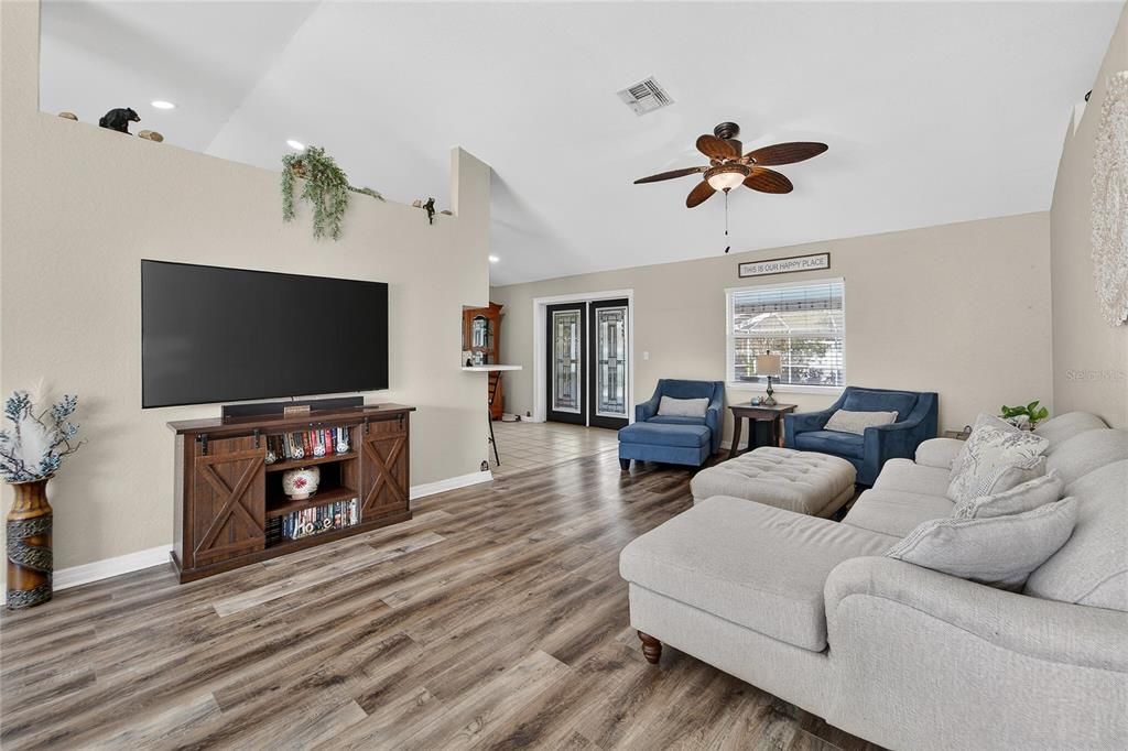 待售: $383,250 (3 贝兹, 2 浴室, 1750 平方英尺)