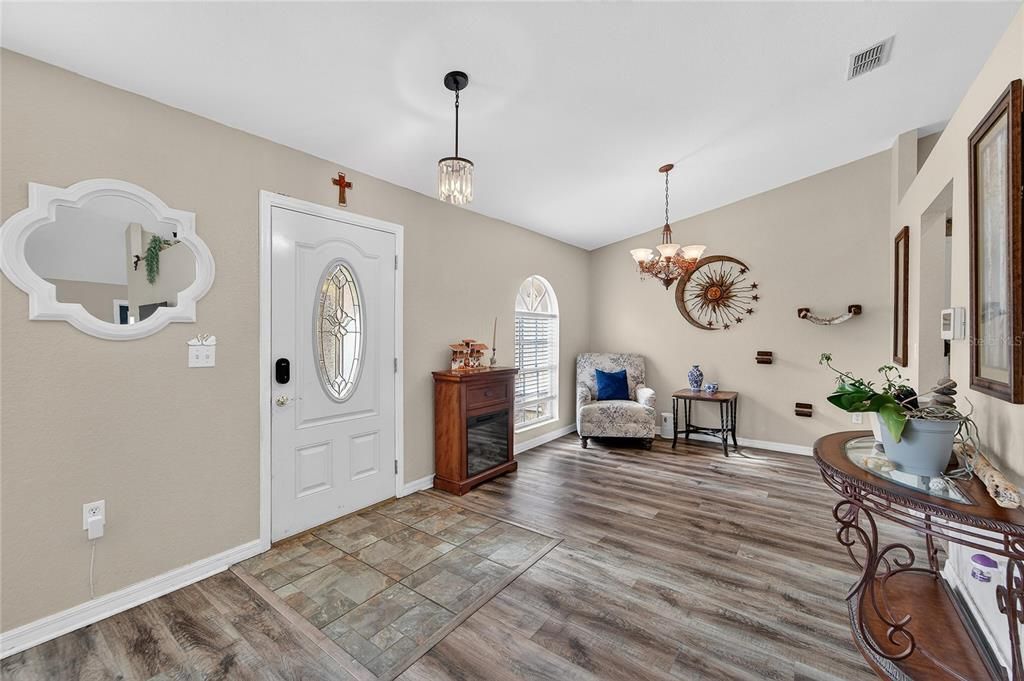 待售: $383,250 (3 贝兹, 2 浴室, 1750 平方英尺)