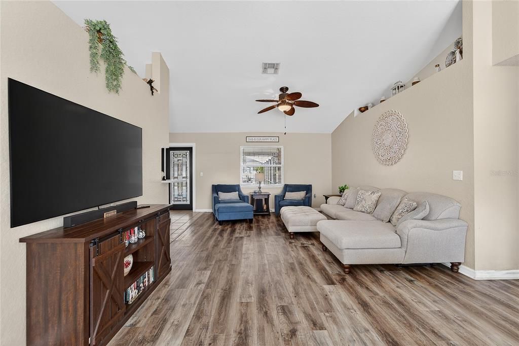 待售: $383,250 (3 贝兹, 2 浴室, 1750 平方英尺)