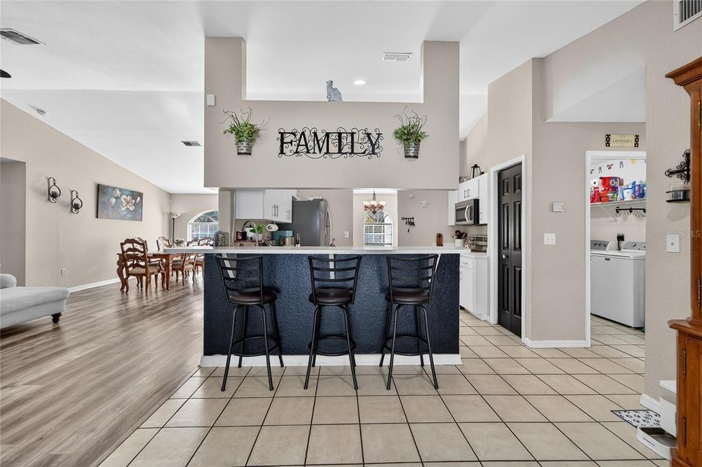 待售: $383,250 (3 贝兹, 2 浴室, 1750 平方英尺)