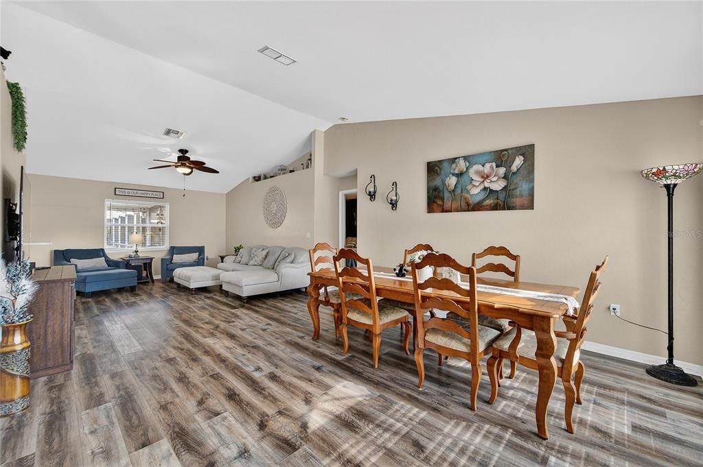 待售: $383,250 (3 贝兹, 2 浴室, 1750 平方英尺)