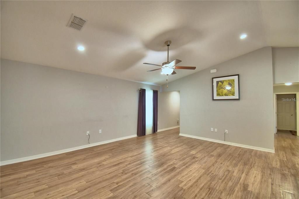 出租: $2,000 (3 贝兹, 2 浴室, 1513 平方英尺)