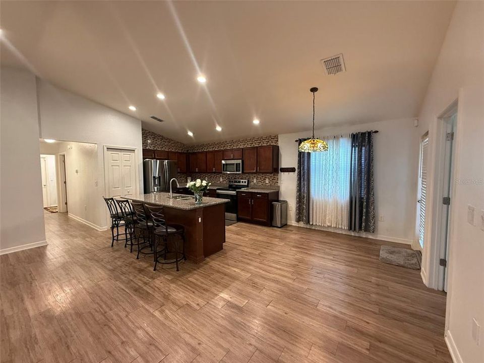 出租: $2,000 (3 贝兹, 2 浴室, 1513 平方英尺)