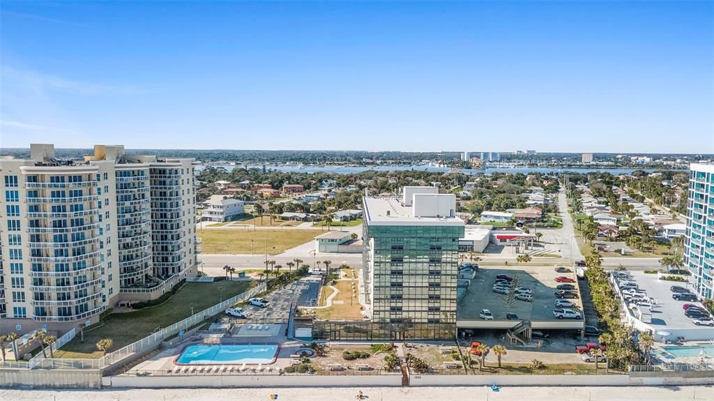 For Sale: $249,000 (3 beds, 3 baths, 1130 Square Feet)