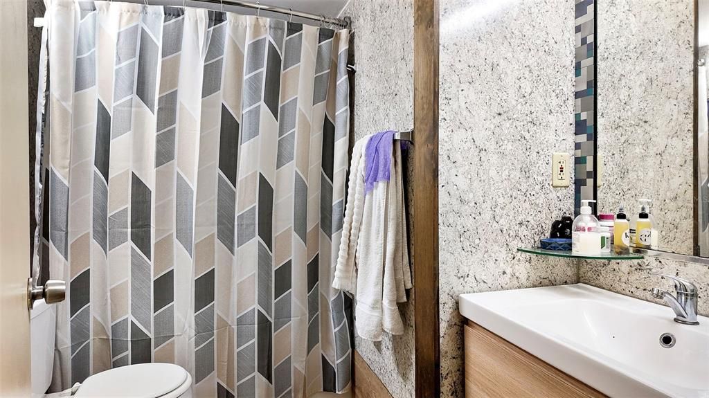 For Sale: $249,000 (3 beds, 3 baths, 1130 Square Feet)