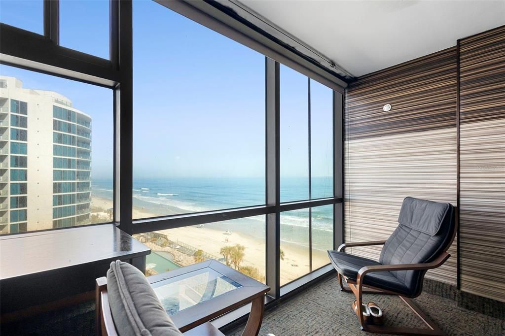 For Sale: $249,000 (3 beds, 3 baths, 1130 Square Feet)