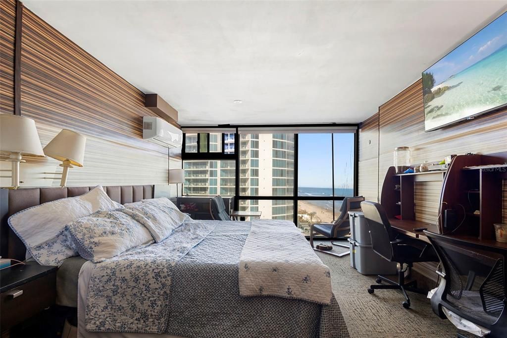 For Sale: $249,000 (3 beds, 3 baths, 1130 Square Feet)