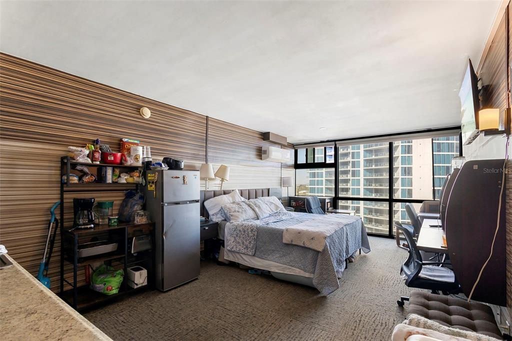 For Sale: $249,000 (3 beds, 3 baths, 1130 Square Feet)