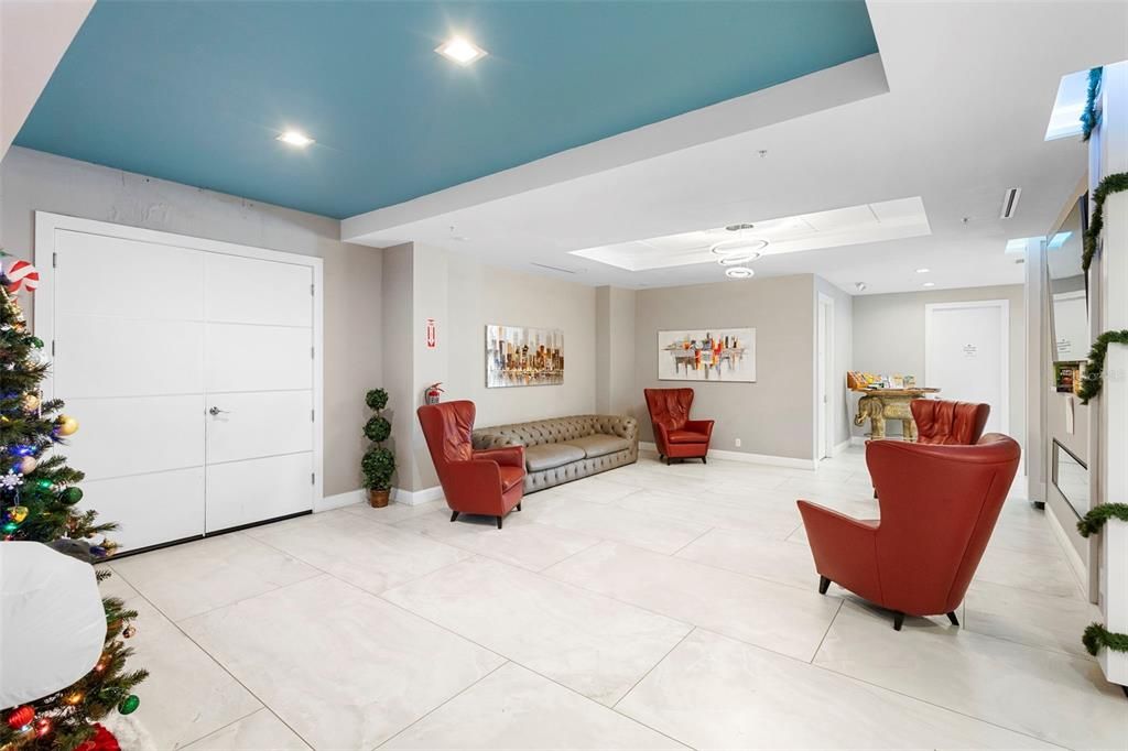 For Sale: $249,000 (3 beds, 3 baths, 1130 Square Feet)