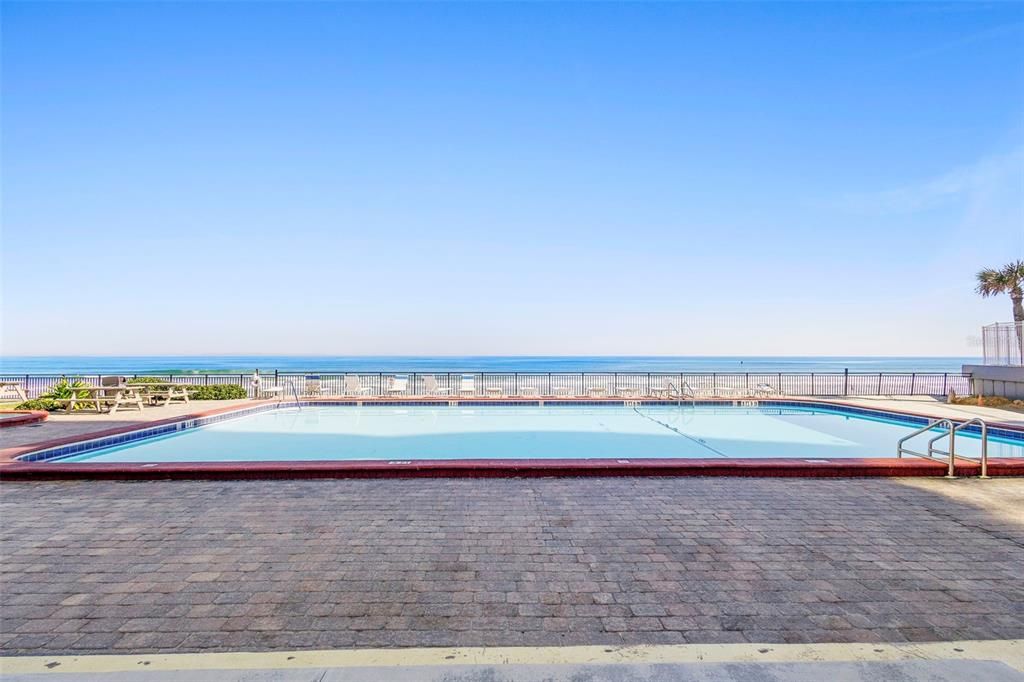 For Sale: $249,000 (3 beds, 3 baths, 1130 Square Feet)