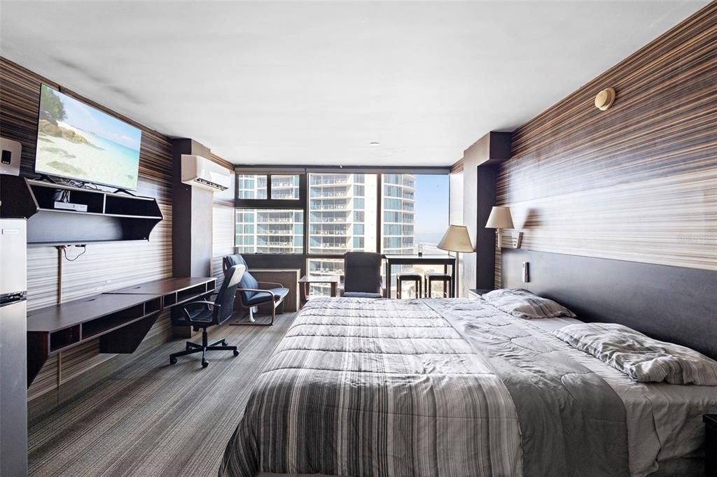 For Sale: $249,000 (3 beds, 3 baths, 1130 Square Feet)