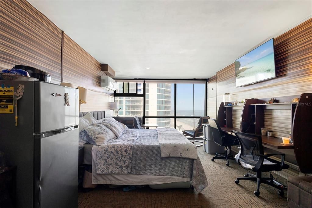 For Sale: $249,000 (3 beds, 3 baths, 1130 Square Feet)