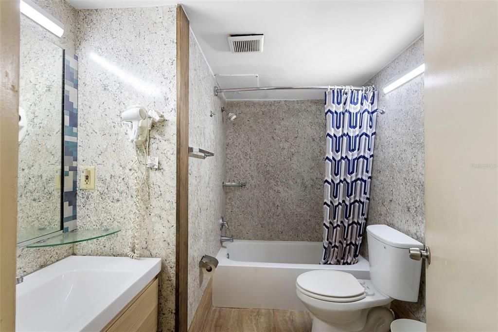 For Sale: $249,000 (3 beds, 3 baths, 1130 Square Feet)