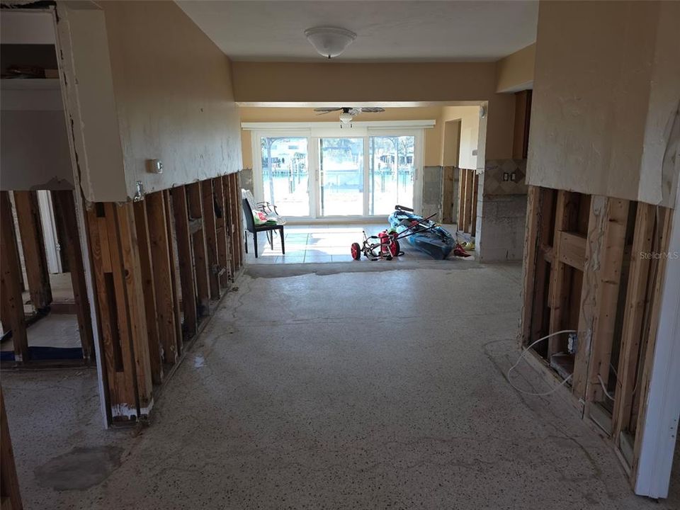 For Sale: $907,000 (3 beds, 3 baths, 1628 Square Feet)