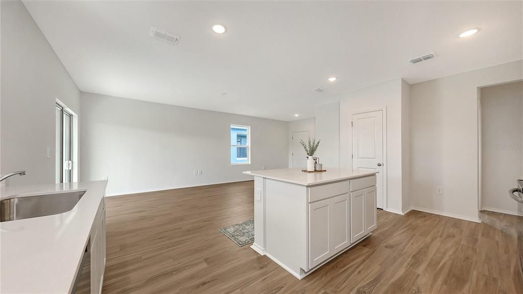 En Venta: $302,056 (3 camas, 2 baños, 1275 Pies cuadrados)