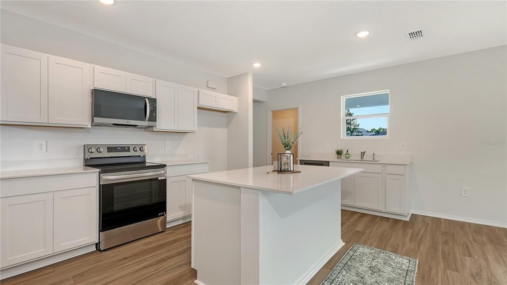 En Venta: $302,056 (3 camas, 2 baños, 1275 Pies cuadrados)