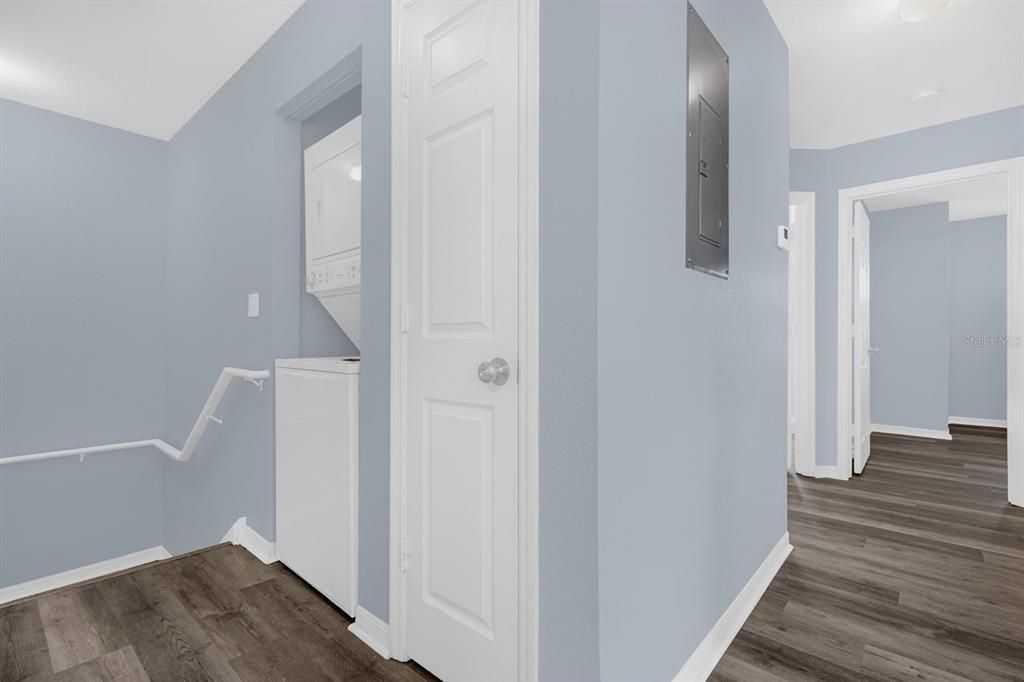 待售: $300,000 (4 贝兹, 3 浴室, 1470 平方英尺)