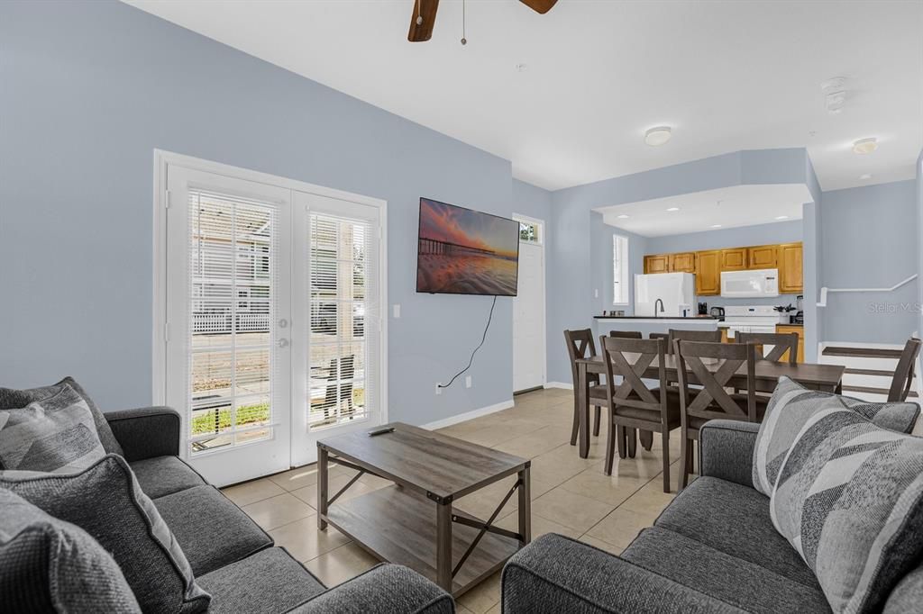 待售: $300,000 (4 贝兹, 3 浴室, 1470 平方英尺)