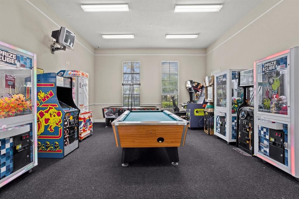 待售: $300,000 (4 贝兹, 3 浴室, 1470 平方英尺)