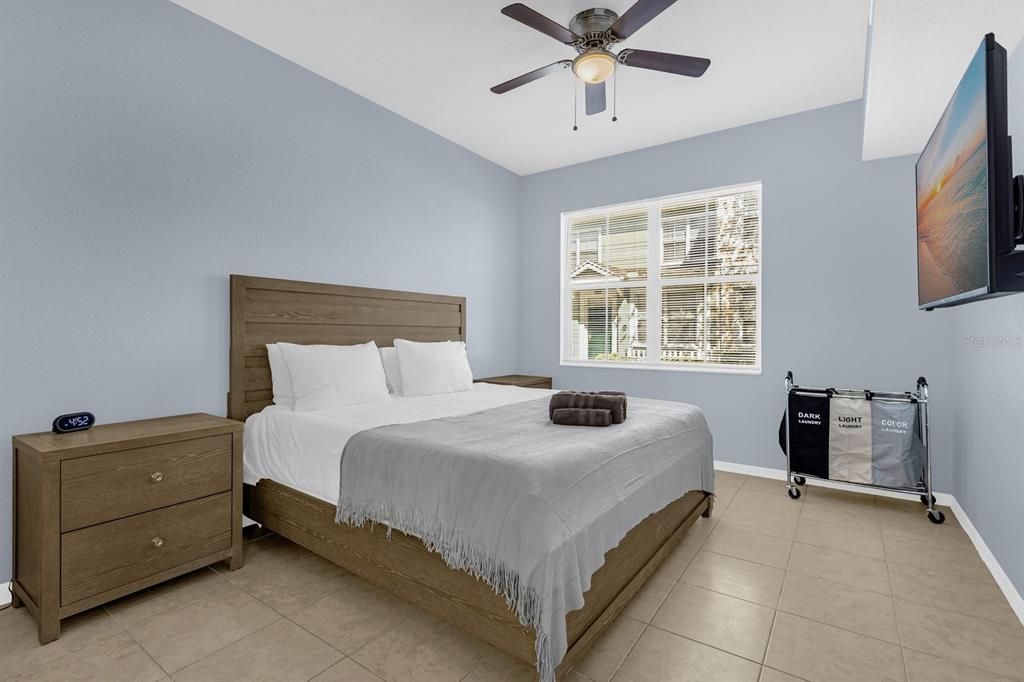 待售: $300,000 (4 贝兹, 3 浴室, 1470 平方英尺)