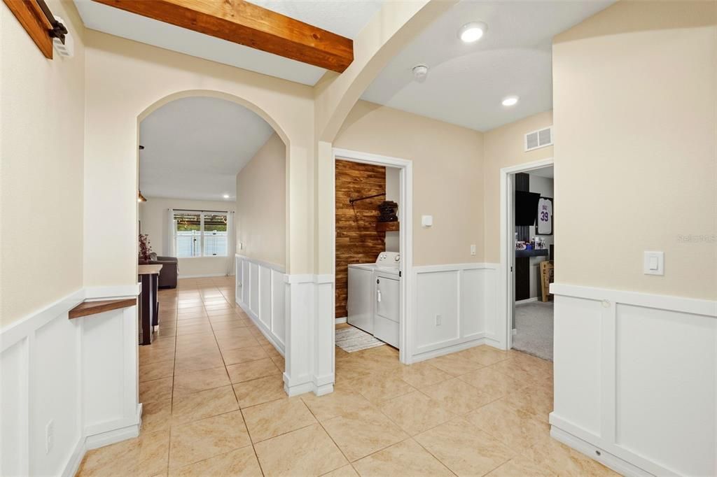 На продажу: $430,000 (4 спален, 2 ванн, 1851 Квадратных фут)