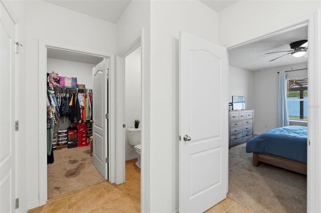 На продажу: $430,000 (4 спален, 2 ванн, 1851 Квадратных фут)