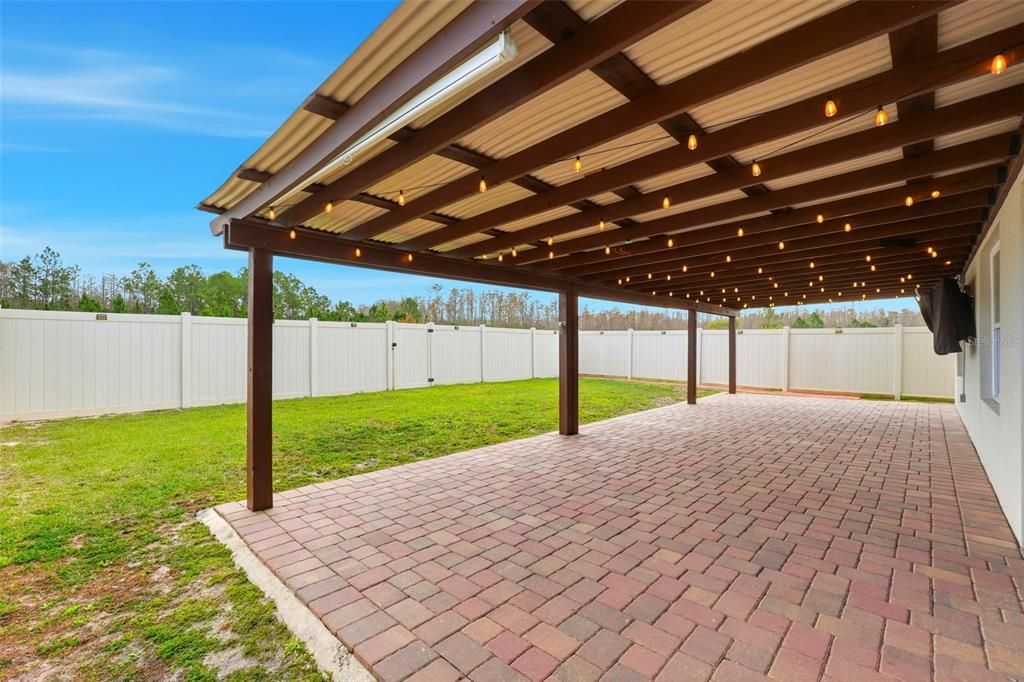 На продажу: $430,000 (4 спален, 2 ванн, 1851 Квадратных фут)