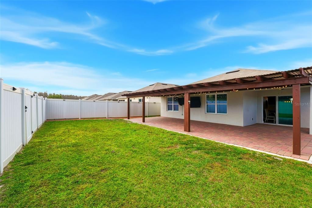 На продажу: $430,000 (4 спален, 2 ванн, 1851 Квадратных фут)