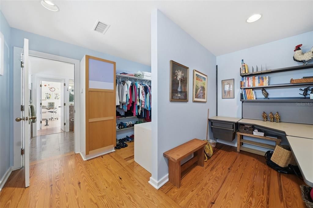 В аренду: $10,000 (4 спален, 3 ванн, 2600 Квадратных фут)