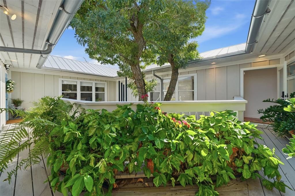 В аренду: $10,000 (4 спален, 3 ванн, 2600 Квадратных фут)