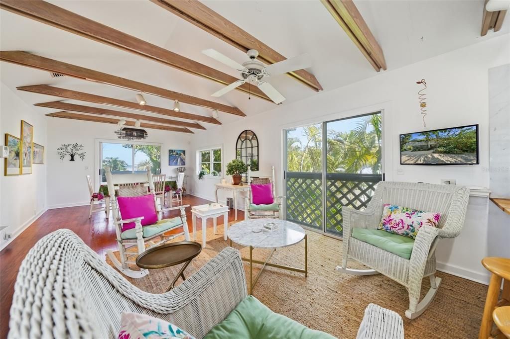 В аренду: $10,000 (4 спален, 3 ванн, 2600 Квадратных фут)