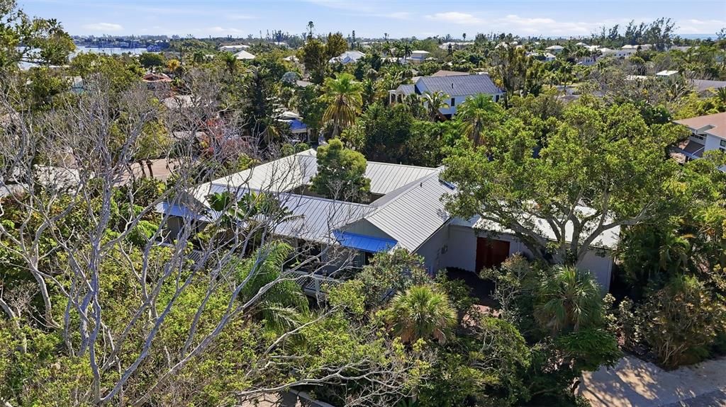 В аренду: $10,000 (4 спален, 3 ванн, 2600 Квадратных фут)