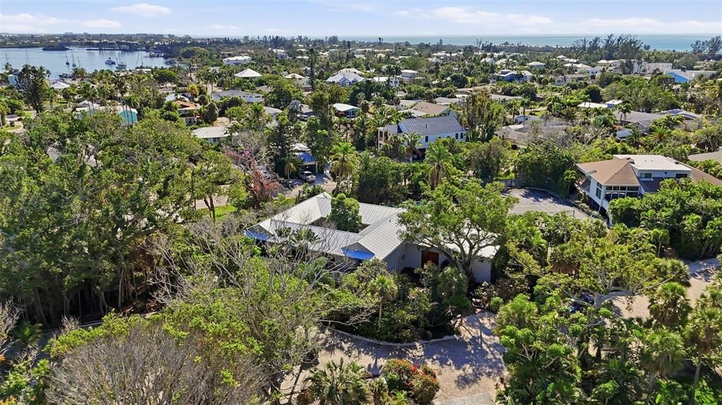 В аренду: $10,000 (4 спален, 3 ванн, 2600 Квадратных фут)