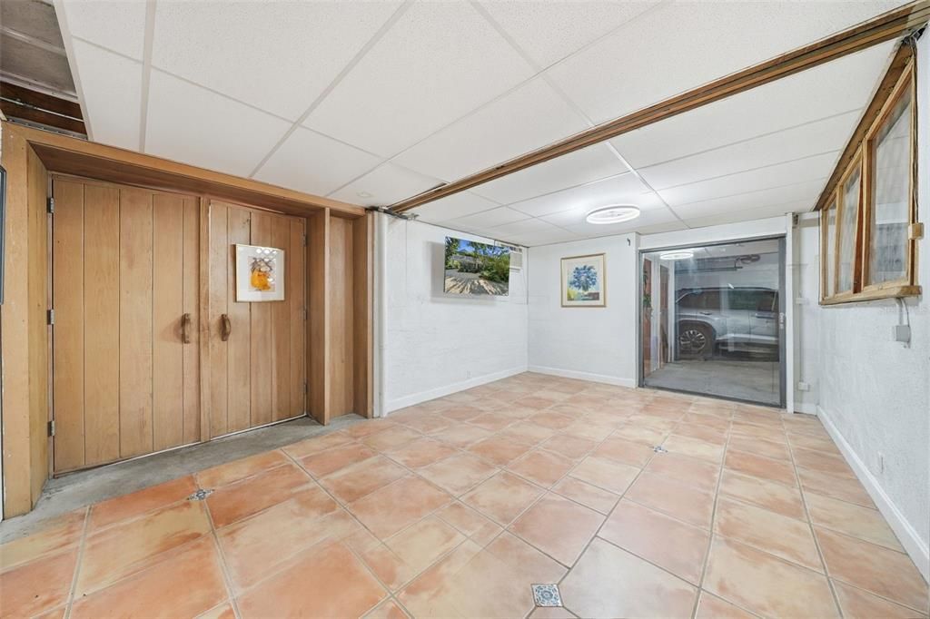 В аренду: $10,000 (4 спален, 3 ванн, 2600 Квадратных фут)