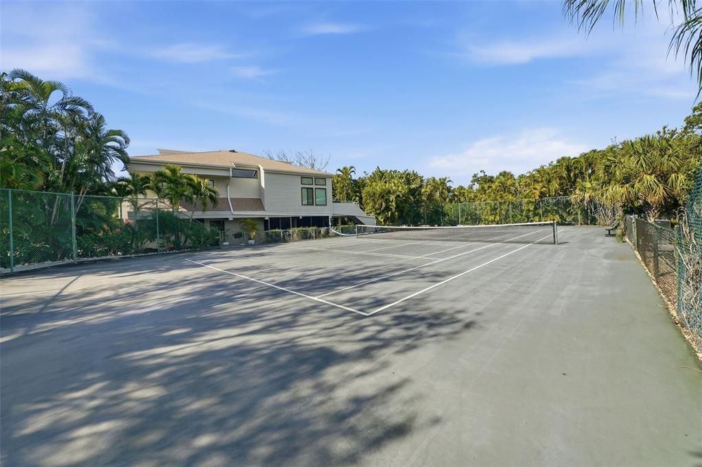 В аренду: $10,000 (4 спален, 3 ванн, 2600 Квадратных фут)