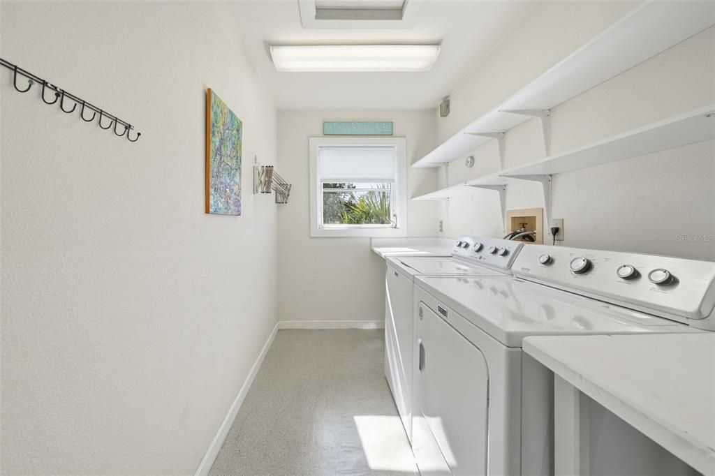 В аренду: $10,000 (4 спален, 3 ванн, 2600 Квадратных фут)