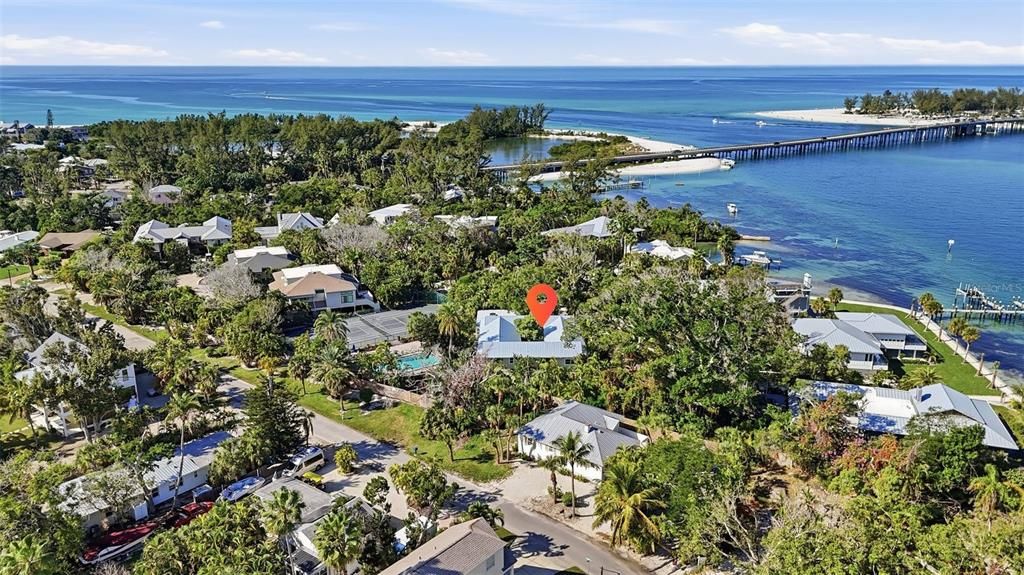 В аренду: $10,000 (4 спален, 3 ванн, 2600 Квадратных фут)