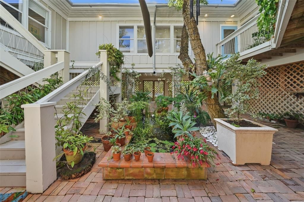 В аренду: $10,000 (4 спален, 3 ванн, 2600 Квадратных фут)