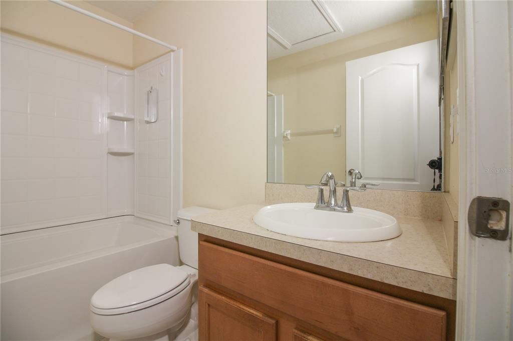 В аренду: $1,700 (2 спален, 2 ванн, 1224 Квадратных фут)