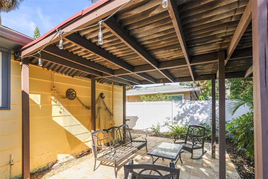 En Venta: $325,000 (2 camas, 1 baños, 872 Pies cuadrados)