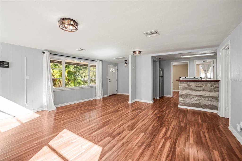 En Venta: $325,000 (2 camas, 1 baños, 872 Pies cuadrados)