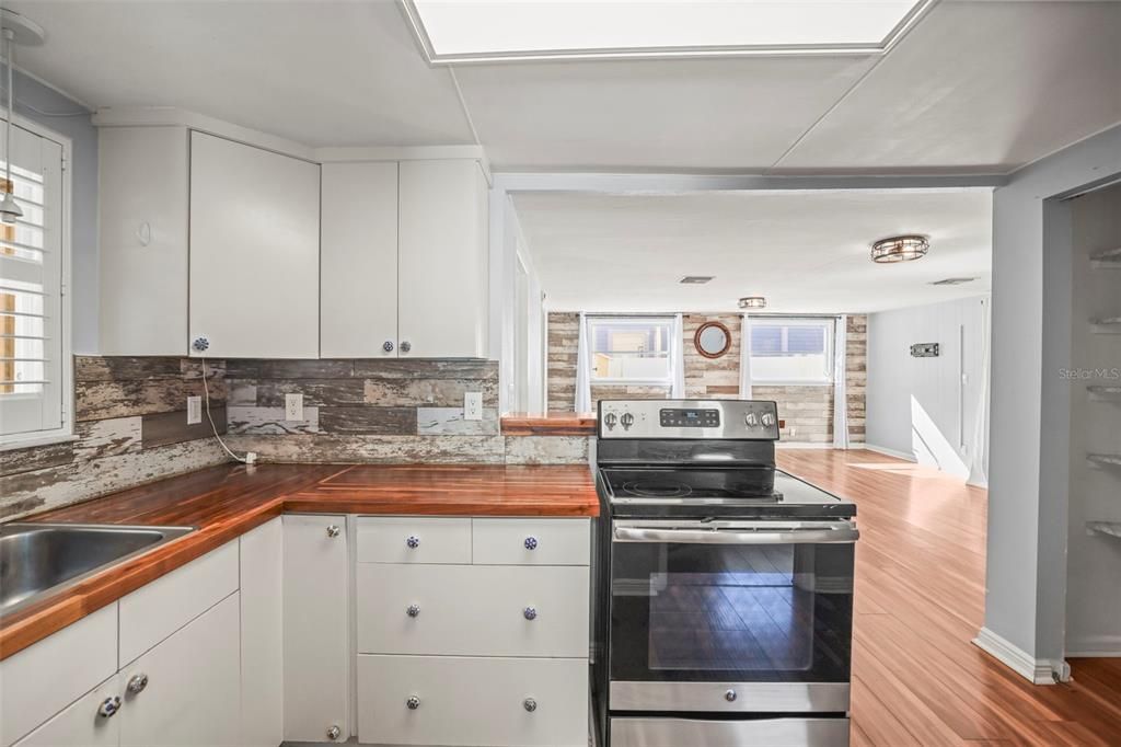 En Venta: $325,000 (2 camas, 1 baños, 872 Pies cuadrados)