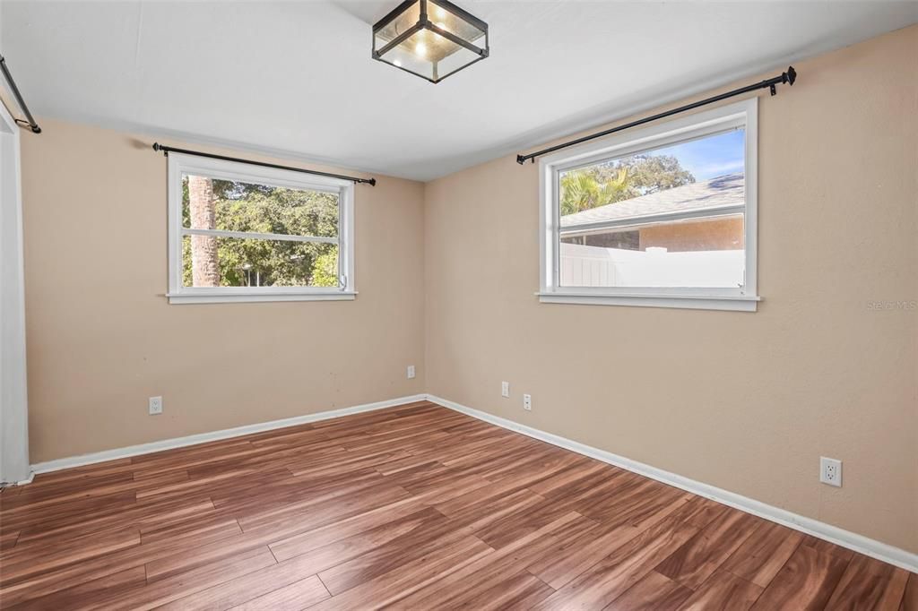 En Venta: $325,000 (2 camas, 1 baños, 872 Pies cuadrados)