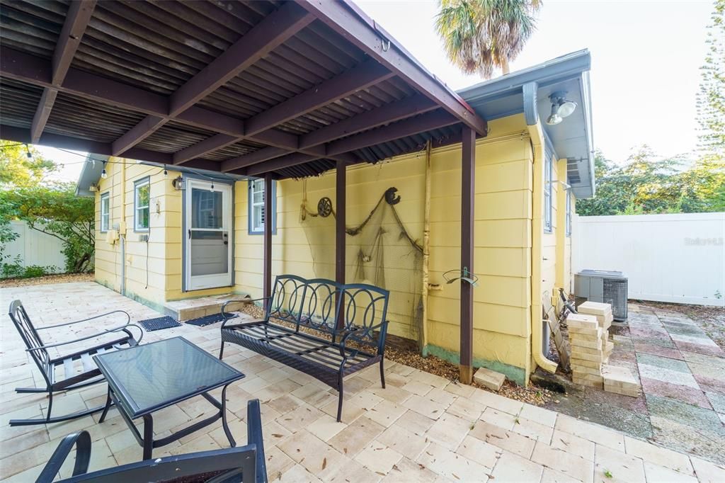 En Venta: $325,000 (2 camas, 1 baños, 872 Pies cuadrados)