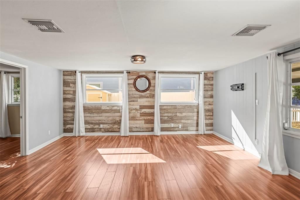 En Venta: $325,000 (2 camas, 1 baños, 872 Pies cuadrados)