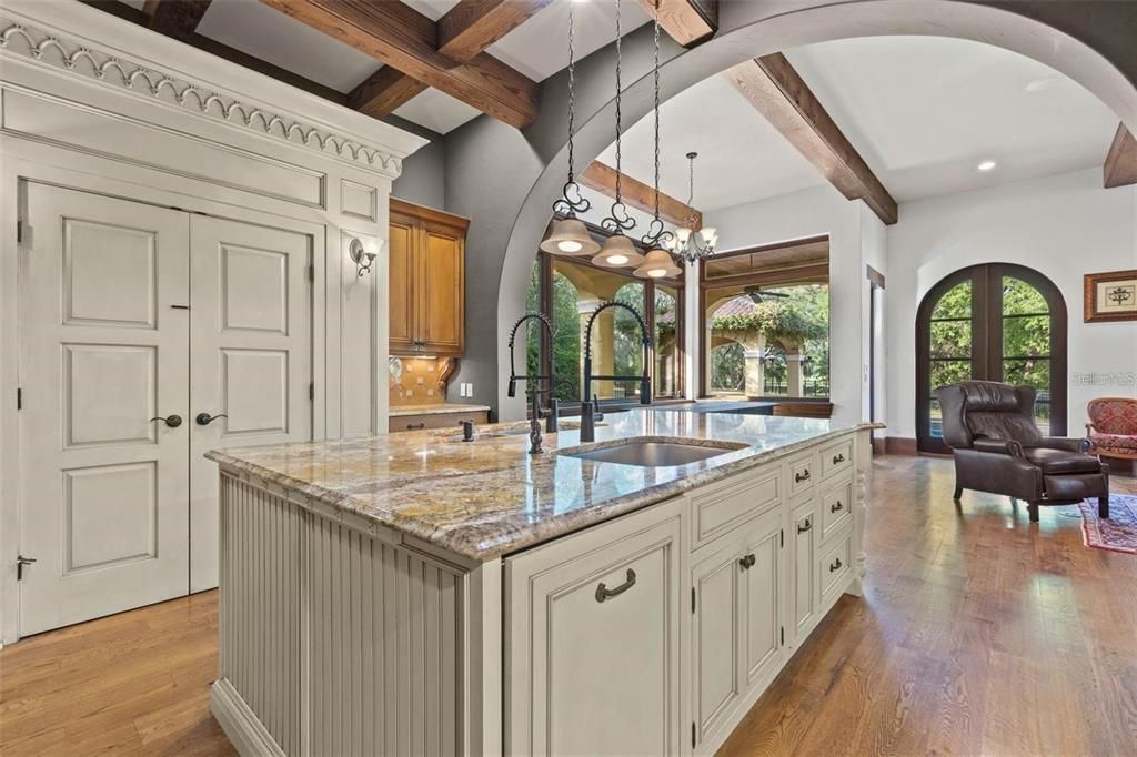 待售: $2,449,000 (5 贝兹, 4 浴室, 6440 平方英尺)